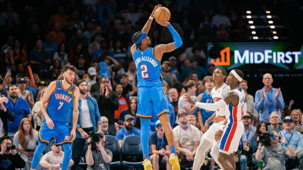 Shai Gilgeous-Alexander took a shot over Dennis Schröder.